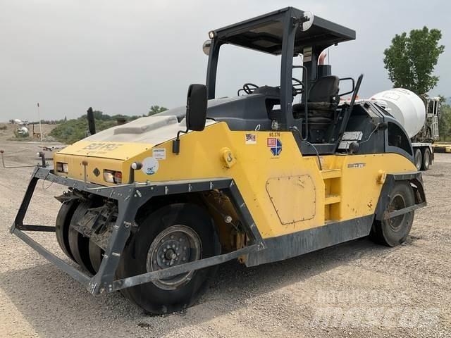 Bomag BW27RH مداحل ذات إطارات هوائية