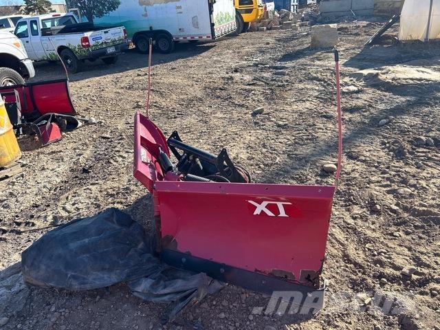 Boss XT حراثات ونصول الجليد