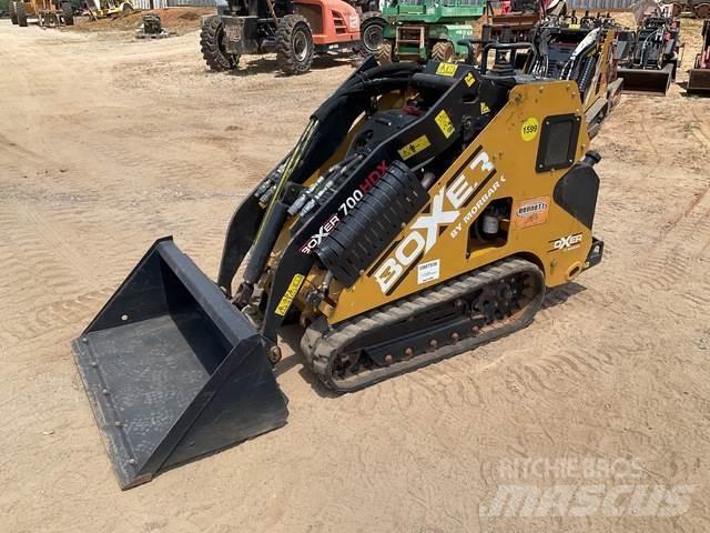 Boxer 700HDX لوادر انزلاقية التوجيه