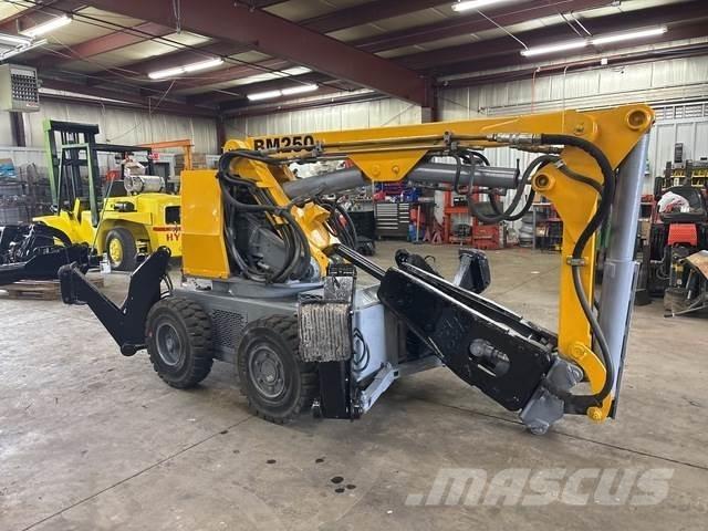 Brokk BM250E حفارات هدم