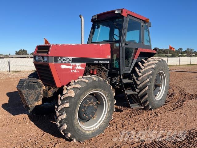 CASE 2096 الجرارات