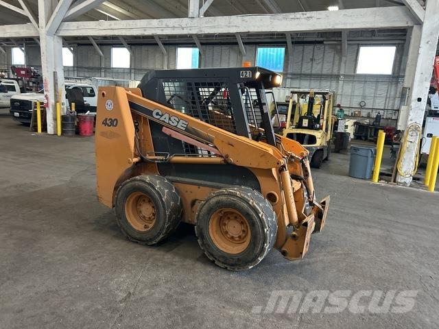 CASE 430 لوادر انزلاقية التوجيه