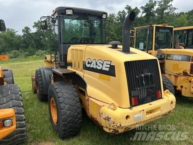 CASE 621E لوادر بعجل