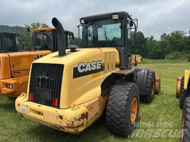 CASE 621E لوادر بعجل