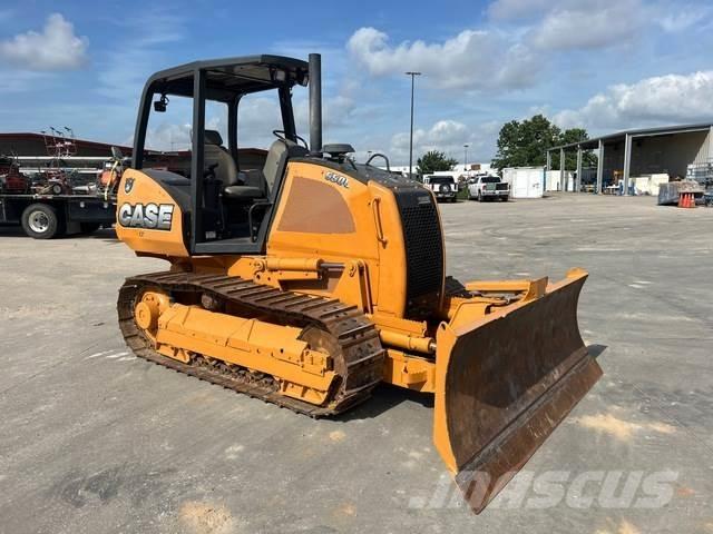 CASE 650L LT بلدوزرات مجنزرة