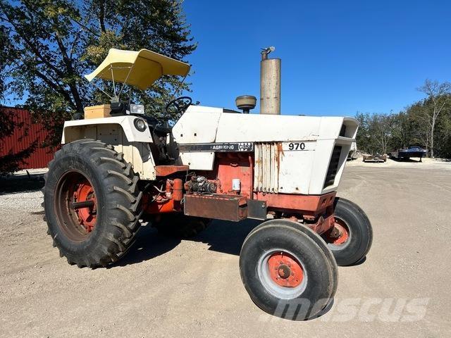 CASE 970 الجرارات