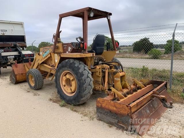 Case IH 480ELL لوادر وحفارات أمامية