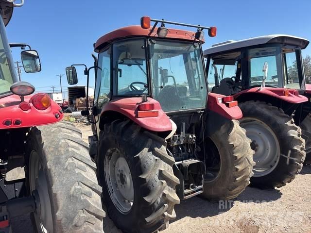 Case IH JX80 الجرارات