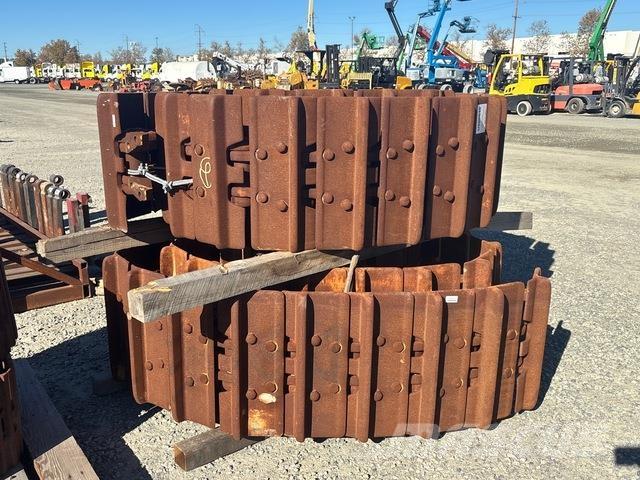 CAT  المسارات والسلاسل والهيكل السفلي