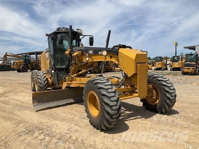 CAT 140 معدات تمهيد الطرق