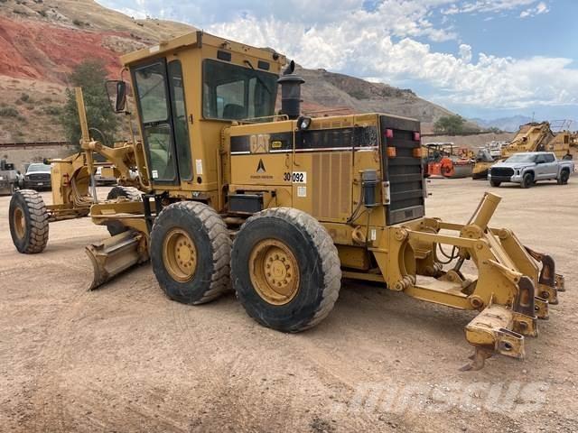 CAT 140H معدات تمهيد الطرق