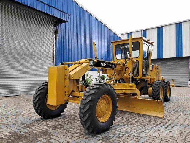 CAT 140H معدات تمهيد الطرق