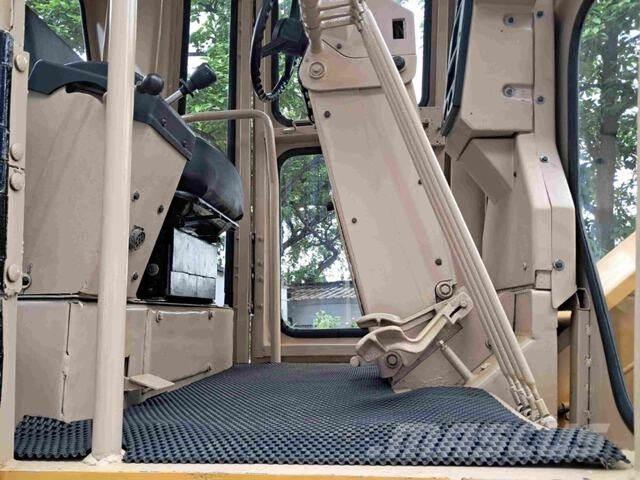 CAT 140H معدات تمهيد الطرق