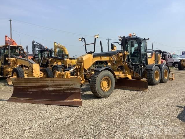 CAT 140M AWD معدات تمهيد الطرق