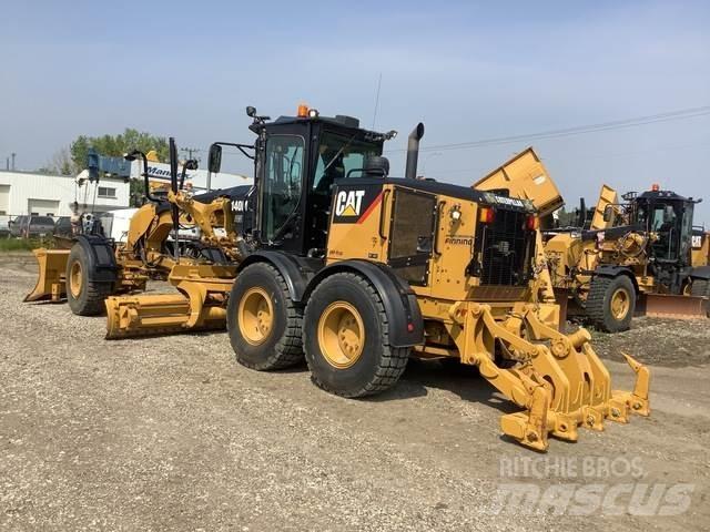 CAT 140M AWD معدات تمهيد الطرق