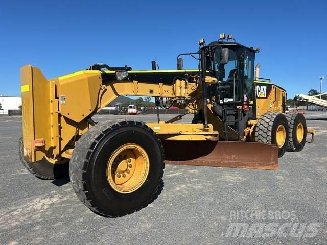 CAT 14M معدات تمهيد الطرق