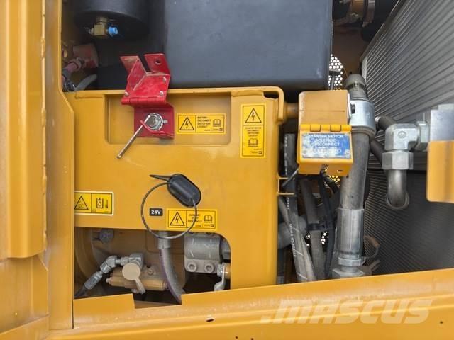 CAT 150 معدات تمهيد الطرق