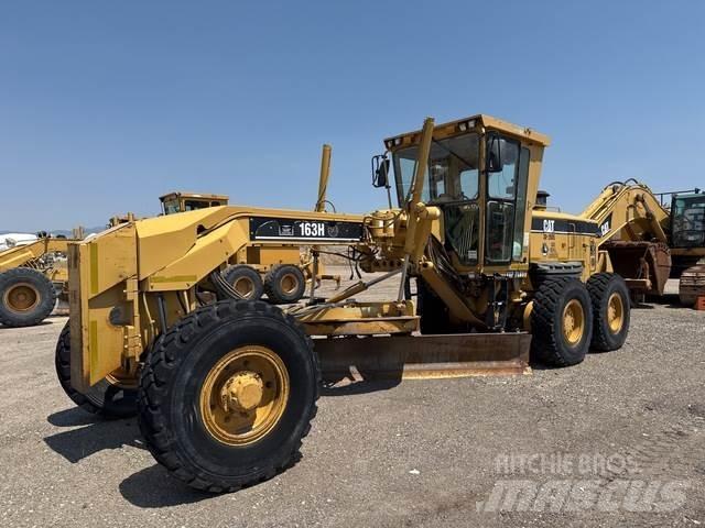 CAT 163H معدات تمهيد الطرق