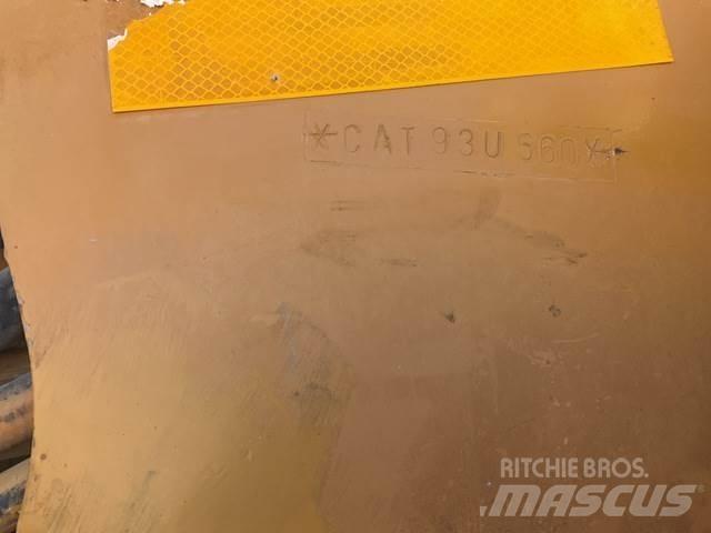 CAT 16G معدات تمهيد الطرق