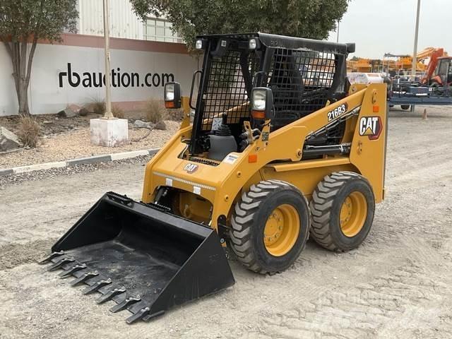 CAT 216B3 لوادر انزلاقية التوجيه