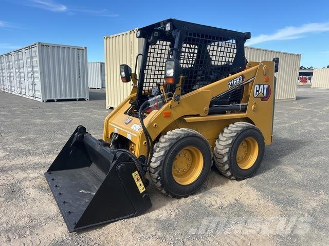 CAT 216B3 لوادر انزلاقية التوجيه