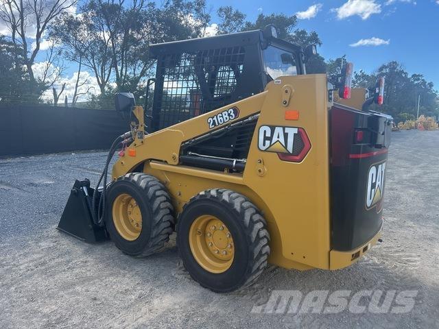 CAT 216B3 لوادر انزلاقية التوجيه
