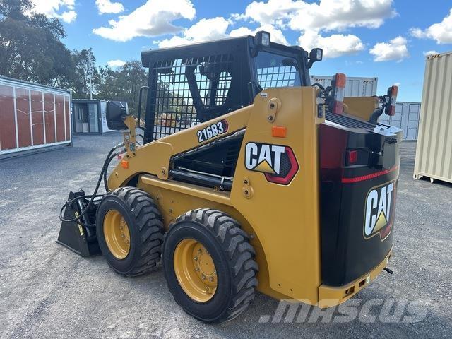 CAT 216B3 لوادر انزلاقية التوجيه