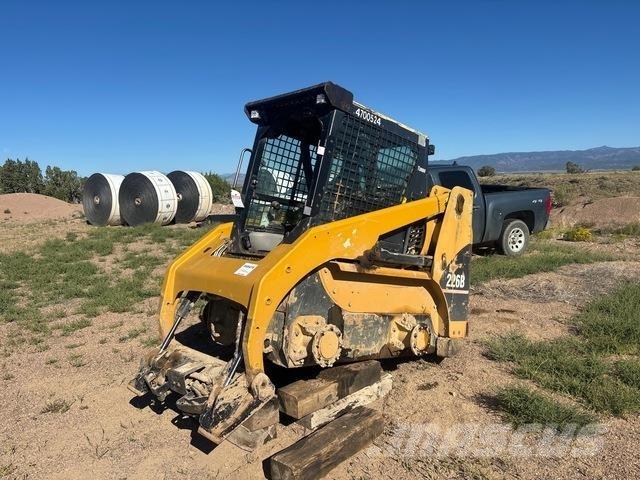 CAT 226B3 لوادر انزلاقية التوجيه