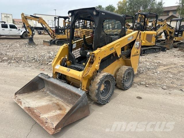 CAT 226D3 لوادر انزلاقية التوجيه