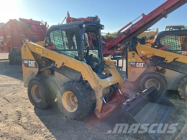 CAT 236D لوادر انزلاقية التوجيه