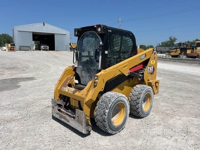 CAT 236D3 لوادر انزلاقية التوجيه