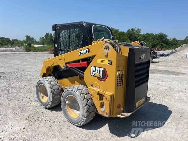 CAT 236D3 لوادر انزلاقية التوجيه
