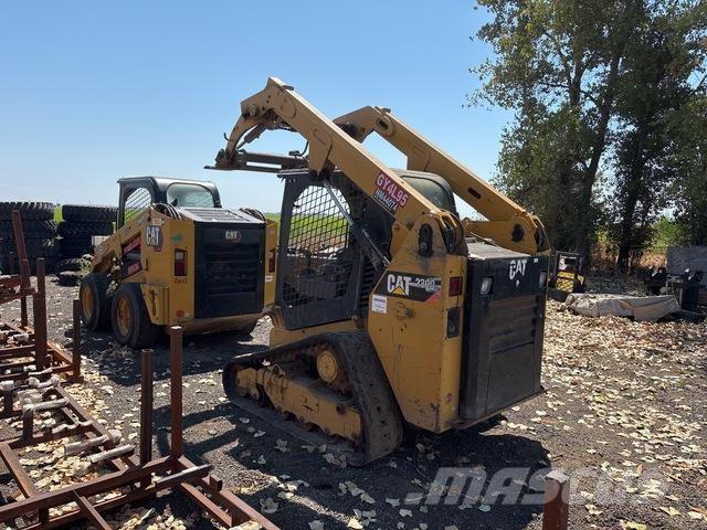 CAT 239D لوادر انزلاقية التوجيه