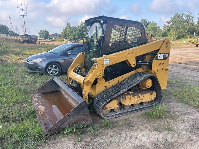 CAT 239D لوادر انزلاقية التوجيه