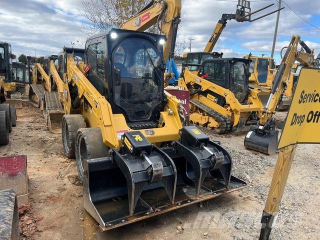 CAT 242D3 لوادر انزلاقية التوجيه