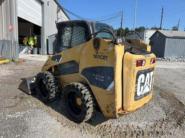 CAT 246C لوادر انزلاقية التوجيه