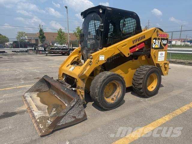 CAT 246D لوادر انزلاقية التوجيه