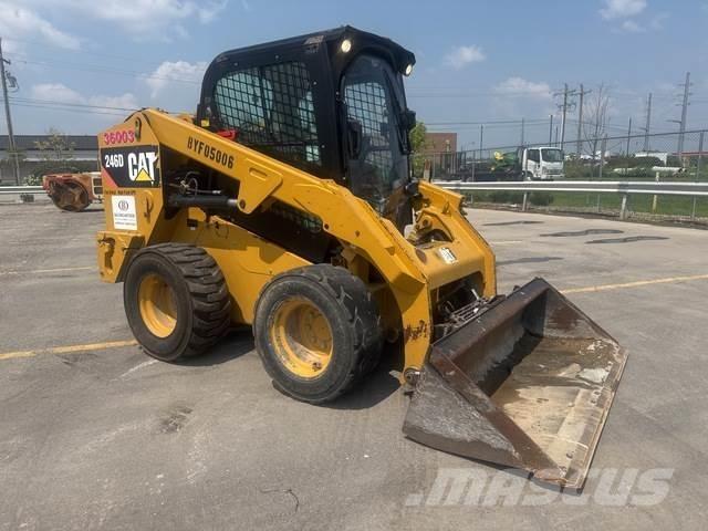 CAT 246D لوادر انزلاقية التوجيه