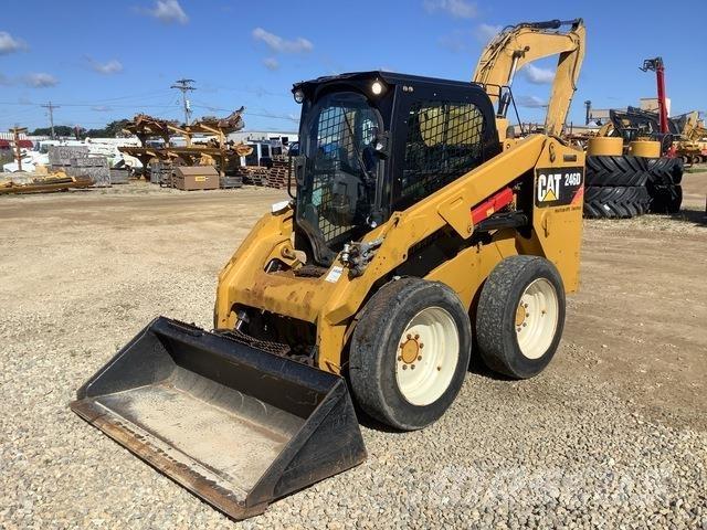 CAT 246D لوادر انزلاقية التوجيه