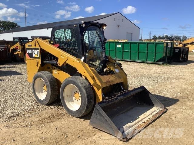 CAT 246D لوادر انزلاقية التوجيه