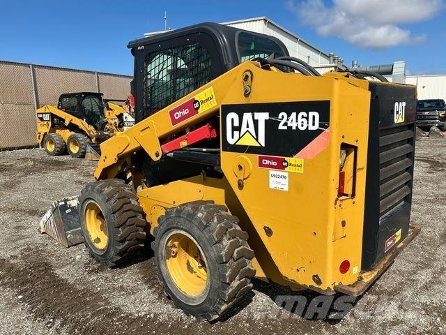 CAT 246D لوادر انزلاقية التوجيه