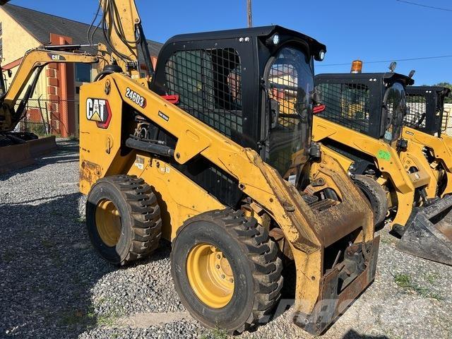 CAT 246D3 لوادر انزلاقية التوجيه