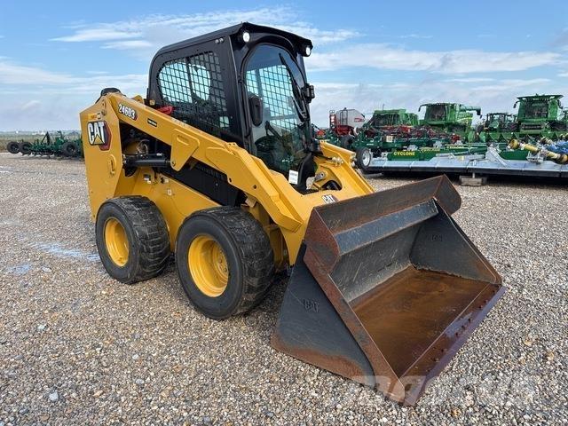 CAT 246D3 لوادر انزلاقية التوجيه