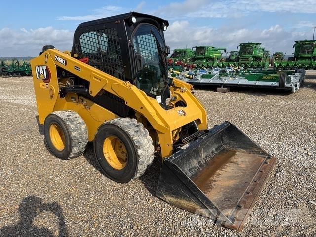 CAT 246D3 لوادر انزلاقية التوجيه