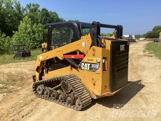 CAT 257D لوادر انزلاقية التوجيه
