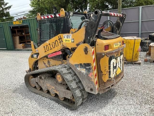 CAT 259B3 لوادر انزلاقية التوجيه