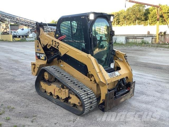CAT 259D لوادر انزلاقية التوجيه