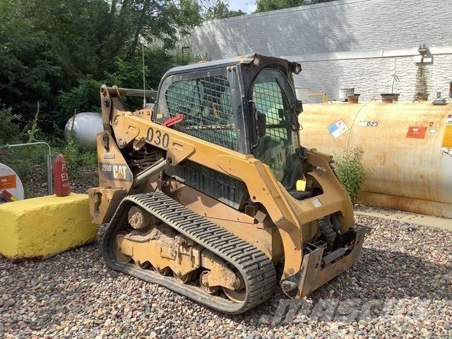 CAT 259D لوادر انزلاقية التوجيه