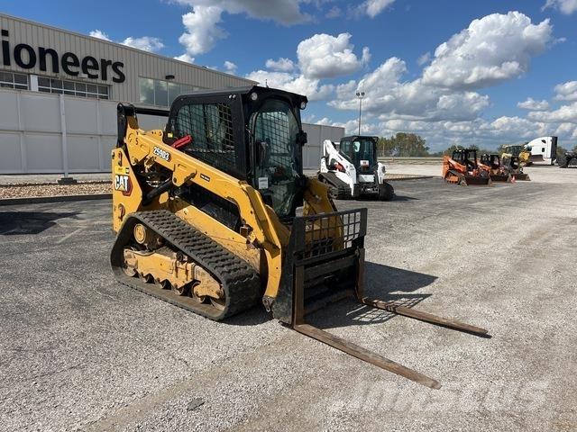 CAT 259D3 لوادر انزلاقية التوجيه