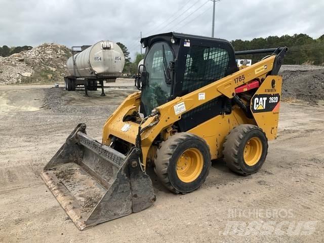 CAT 262D لوادر انزلاقية التوجيه